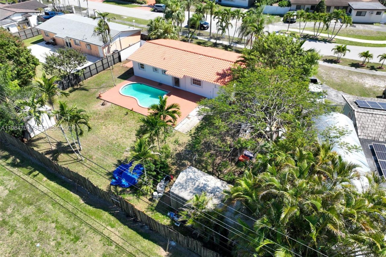 10521 SW 41st Ter , Miami, FL 33165 Photo