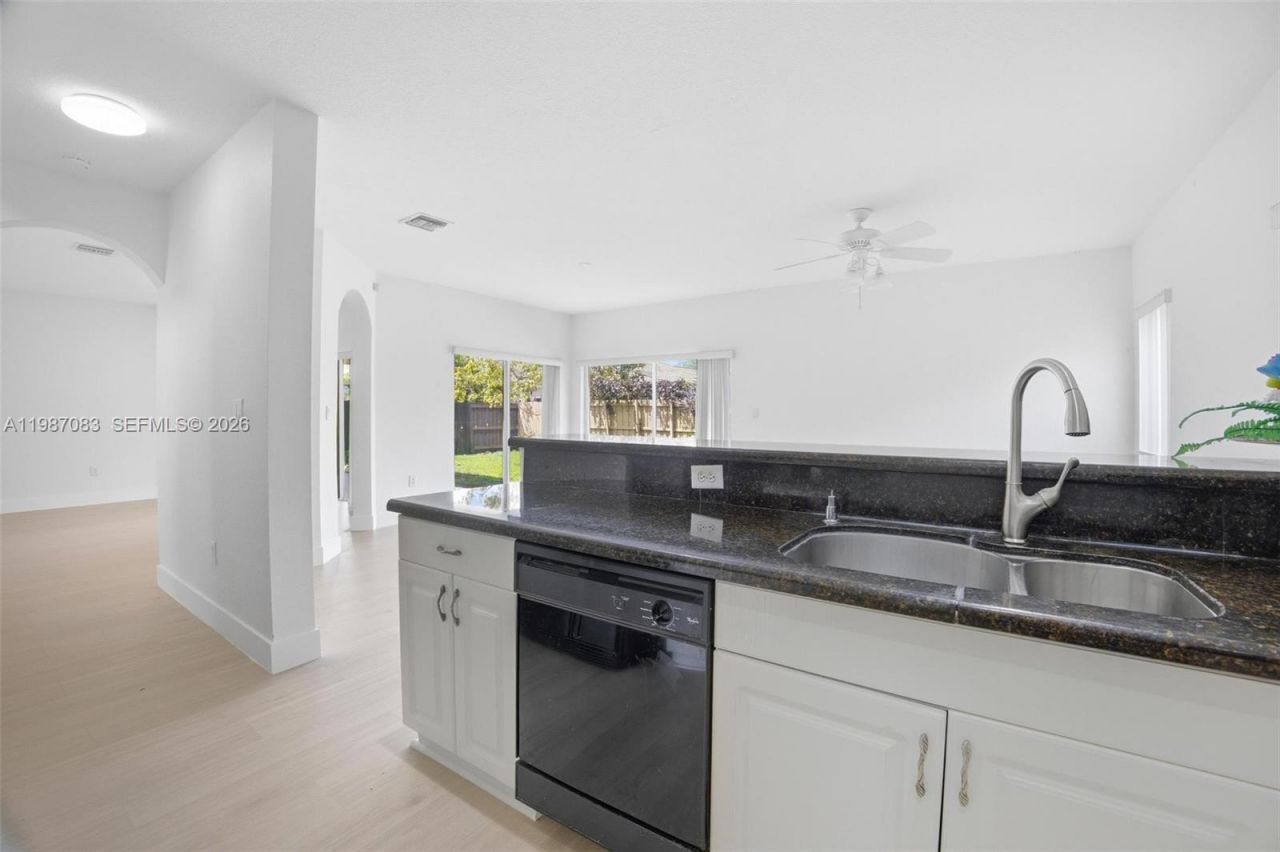 16131 SW 151st Ter , Miami, FL 33196 Photo