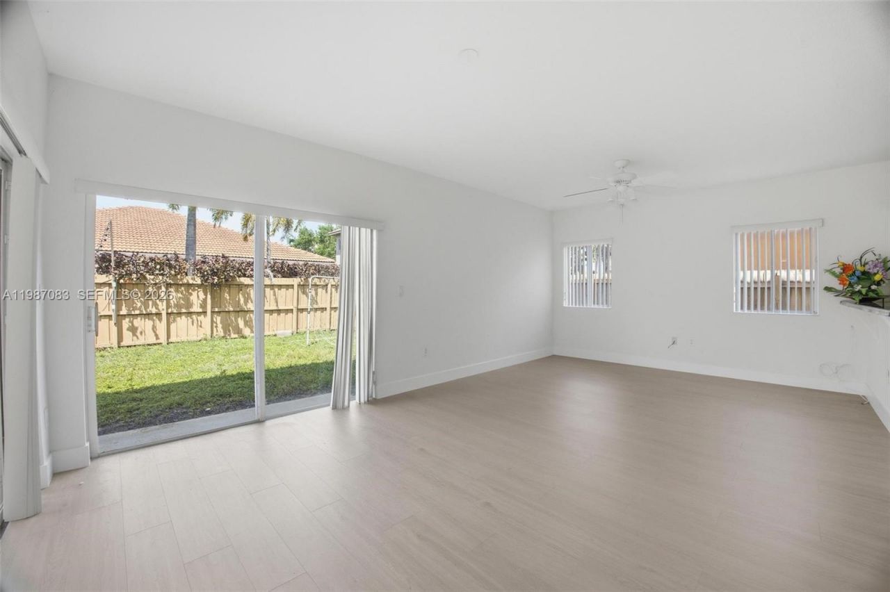 16131 SW 151st Ter , Miami, FL 33196 Photo