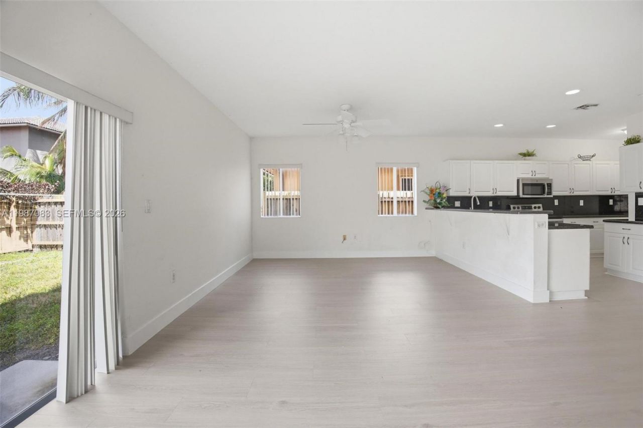 16131 SW 151st Ter , Miami, FL 33196 Photo