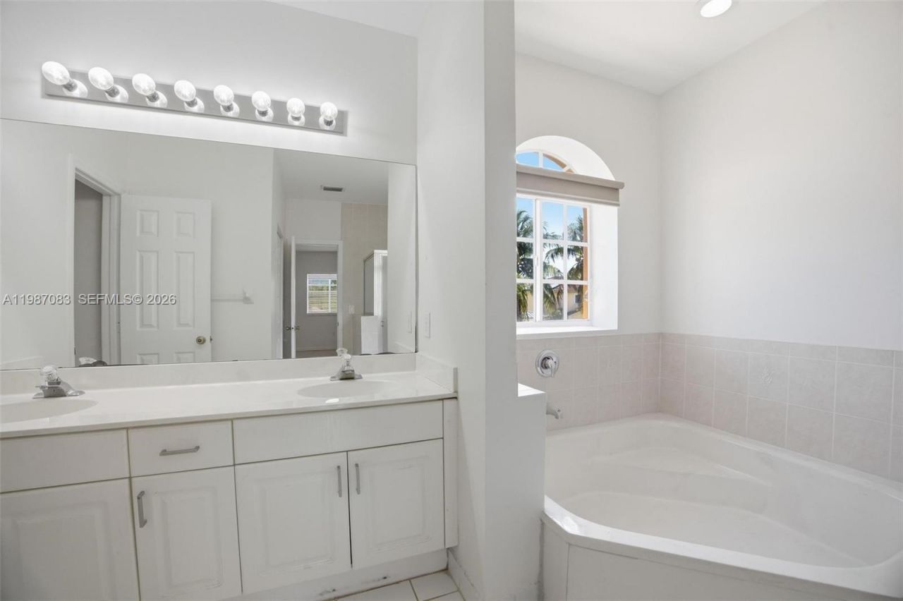 16131 SW 151st Ter , Miami, FL 33196 Photo