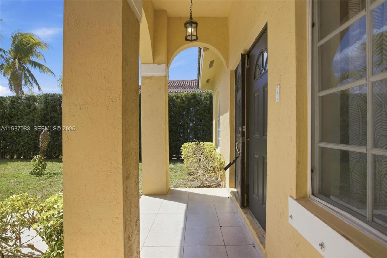 16131 SW 151st Ter , Miami, FL 33196 Photo