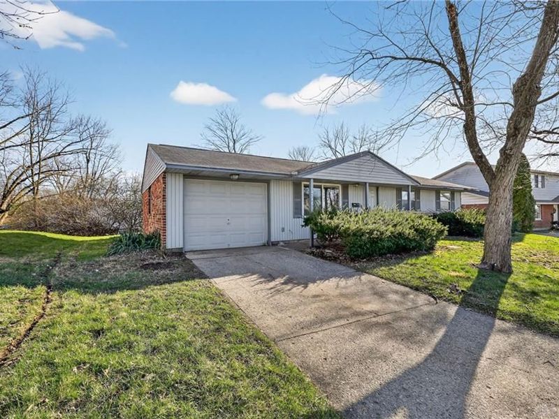 6348 Longford Road, Huber Heights, OH 45424 Photo 2