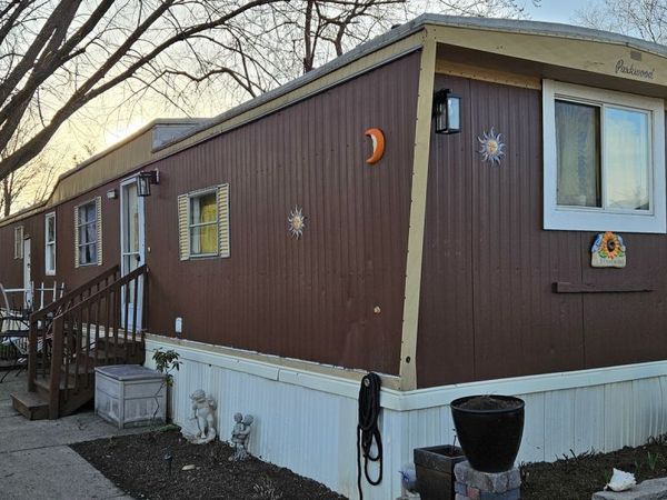 57 CURRICLE Road , Wheeling, IL 60090