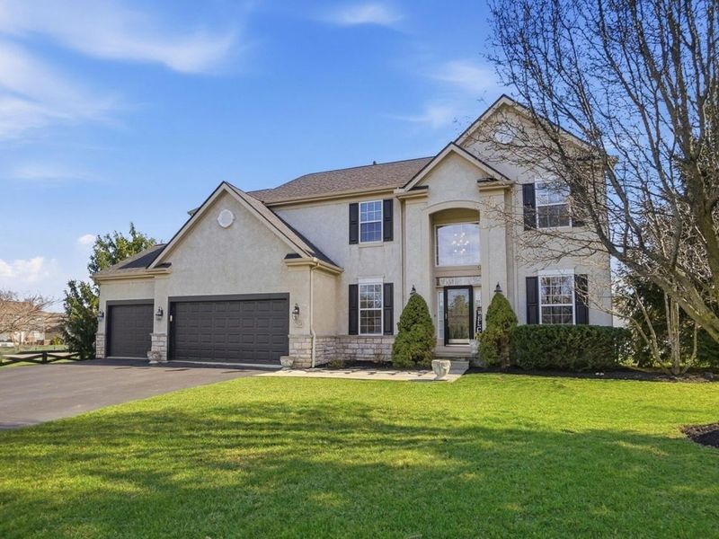 7524 Center Green Drive, Westerville, OH 43082 Photo 2