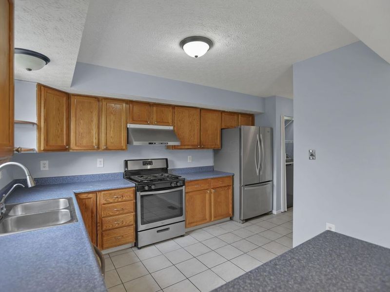 7883 Crawford Farms Drive, Blacklick, OH 43004 Photo 18