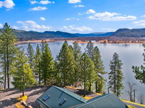 1611 Round Lake Rd, St. Maries, ID 83861