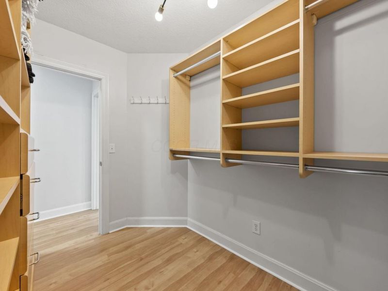 252 E 2nd Avenue, Columbus, OH 43201 Photo 16