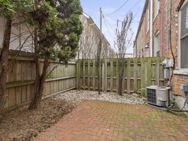 252 E 2nd Avenue, Columbus, OH 43201 Photo 18