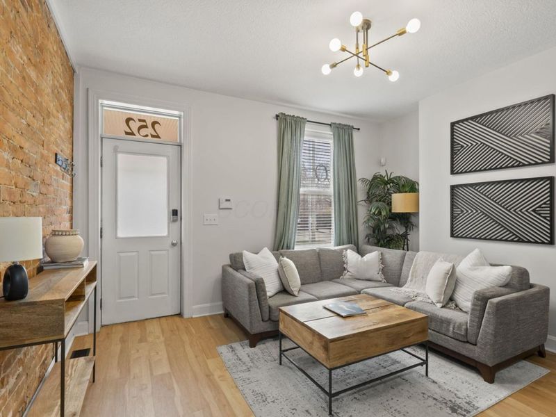 252 E 2nd Avenue, Columbus, OH 43201 Photo 5