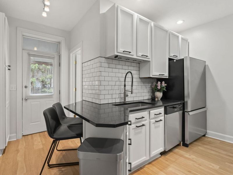 252 E 2nd Avenue, Columbus, OH 43201 Photo 8