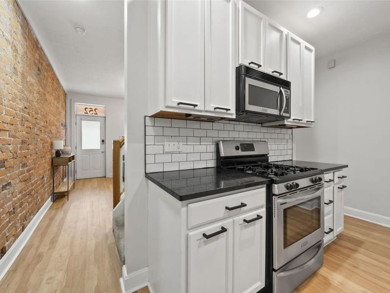 252 E 2nd Avenue, Columbus, OH 43201 Photo 9