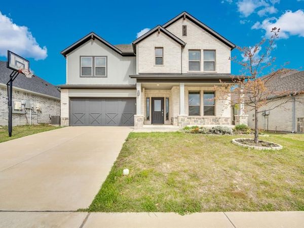 325 Adwood Drive, Waxahachie, TX 75165