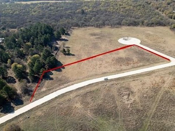 6001 Conifer Court , Poolville, TX 76487