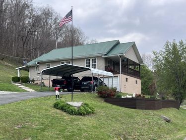 59 River Road, Miracle, KY 40856