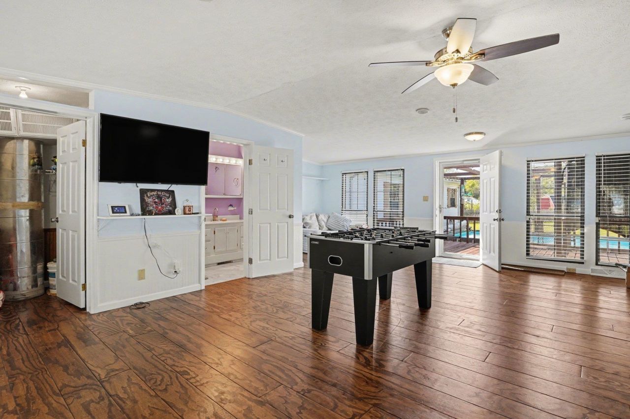 784 Lewis Ln. Photo 12