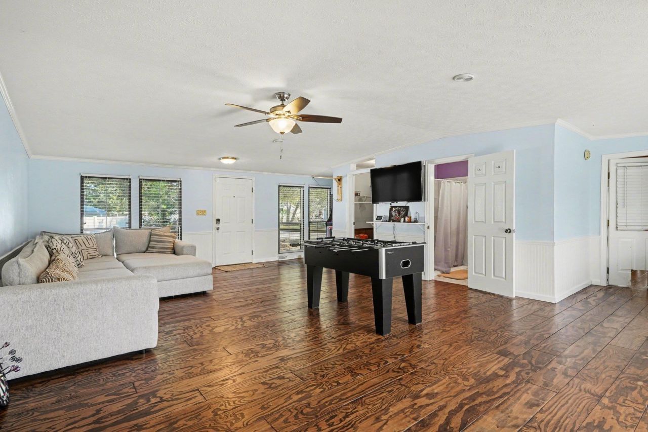 784 Lewis Ln. Photo 13