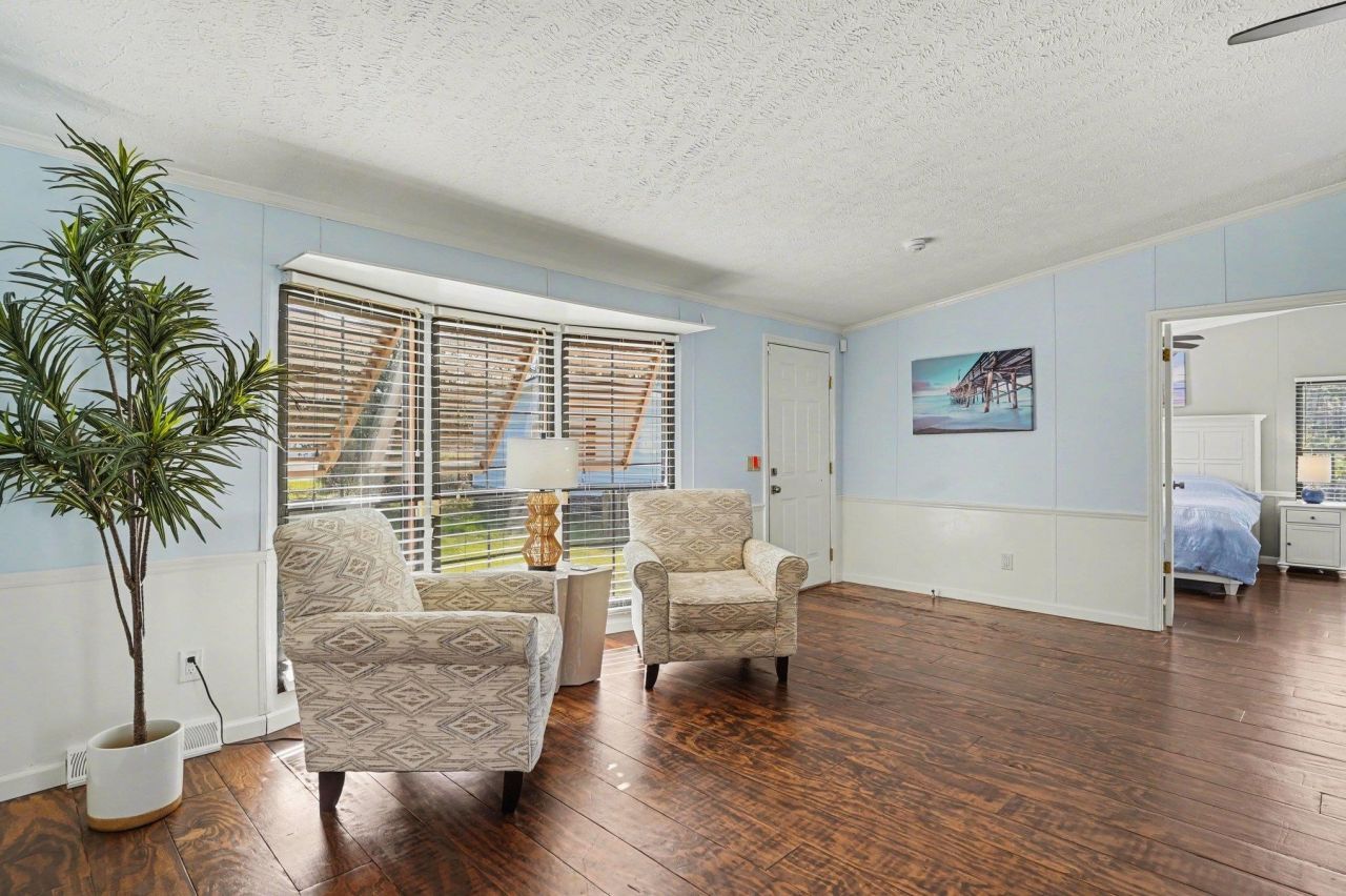 784 Lewis Ln. Photo 14