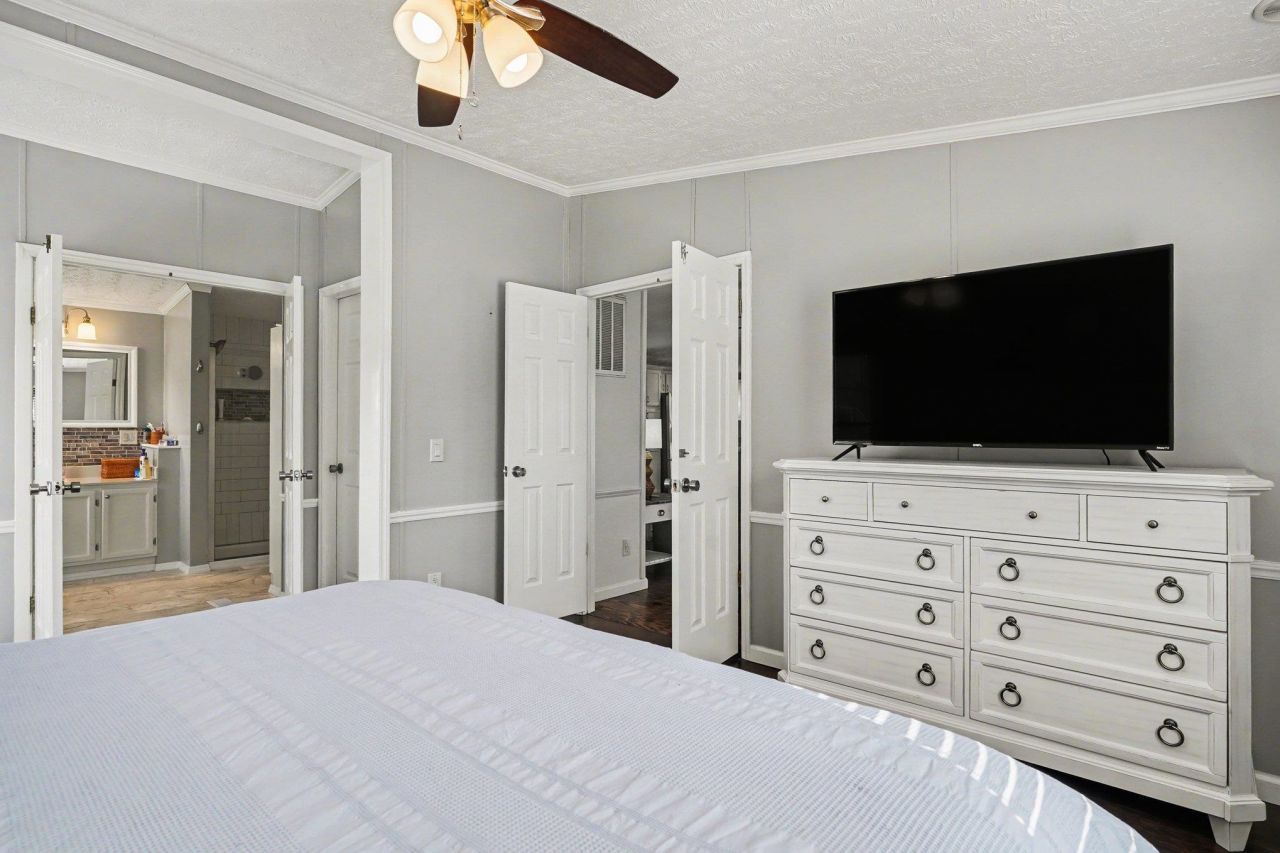 784 Lewis Ln. Photo 17