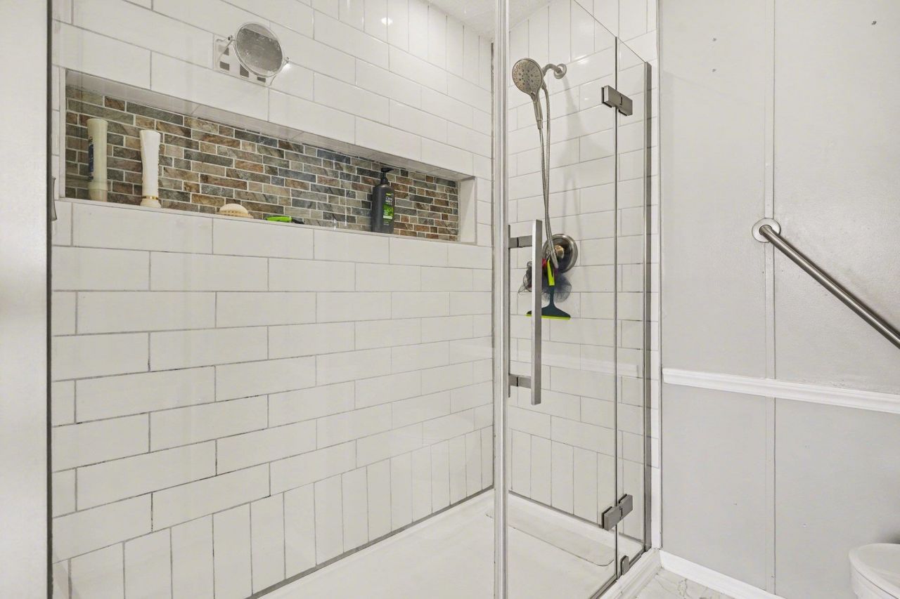 784 Lewis Ln. Photo 19