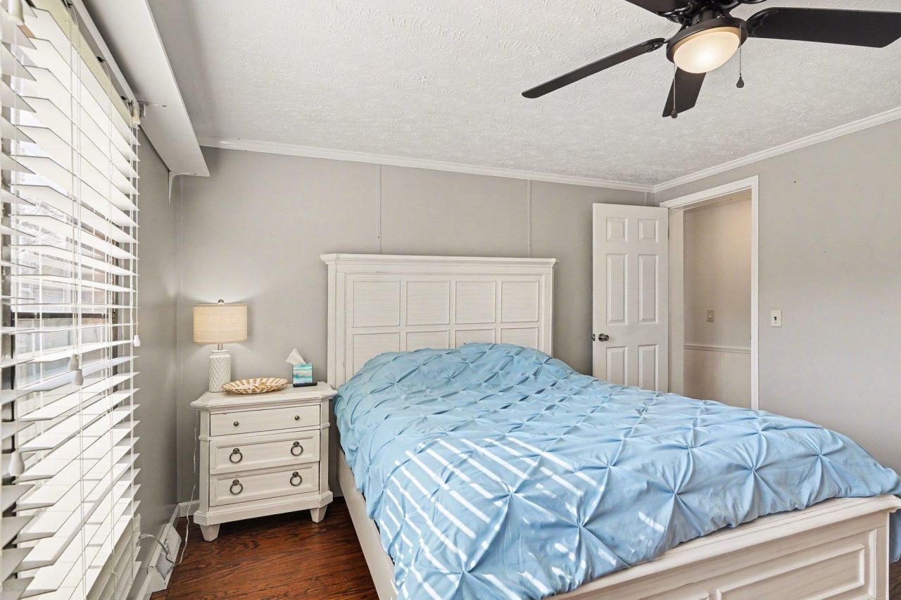 784 Lewis Ln. Photo 24