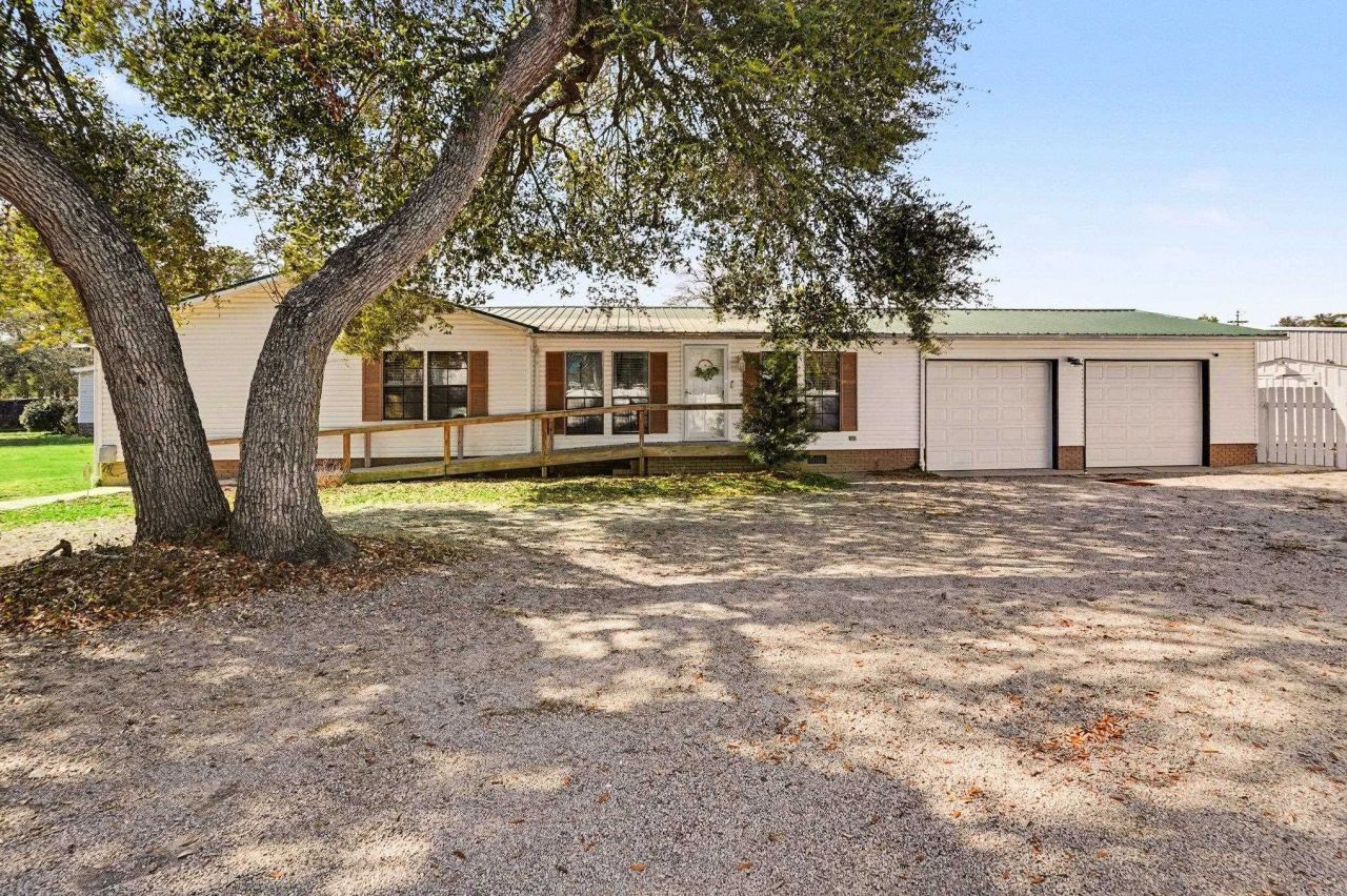 784 Lewis Ln. Photo 35