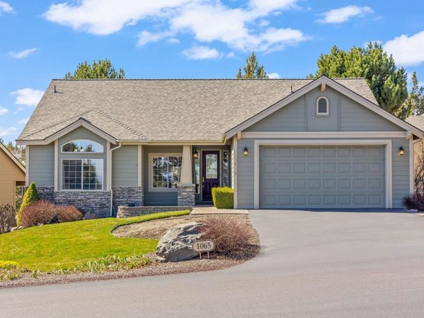 1065 Victoria Falls Drive, Redmond, OR 97756