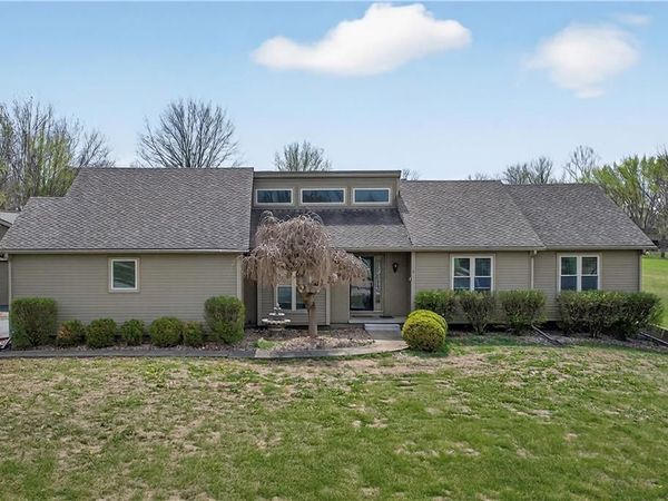 8945 W 167th Street, Stilwell, KS 66085