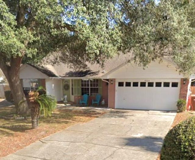 2824 Winners Circle Drive, Navarre, FL 32566 Main Photo