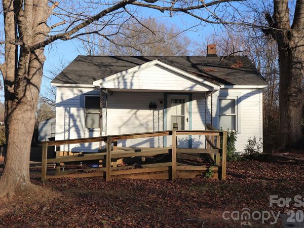 1517 7th Street , Statesville, NC 28677