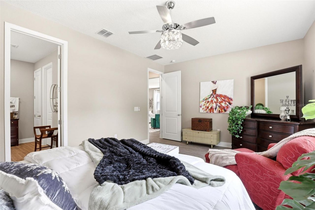 5256 Meadow Song Drive , Okahumpka, FL 34762 Photo