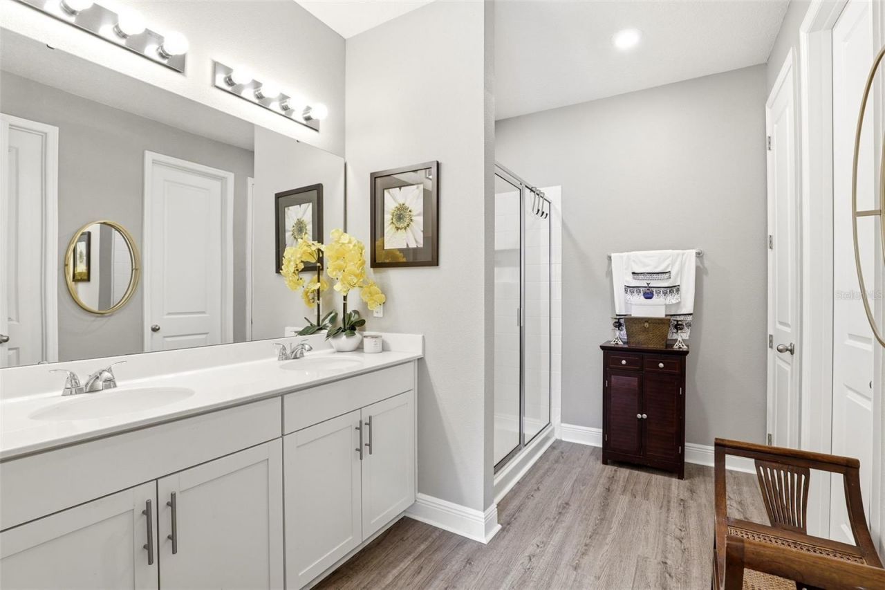 5256 Meadow Song Drive , Okahumpka, FL 34762 Photo