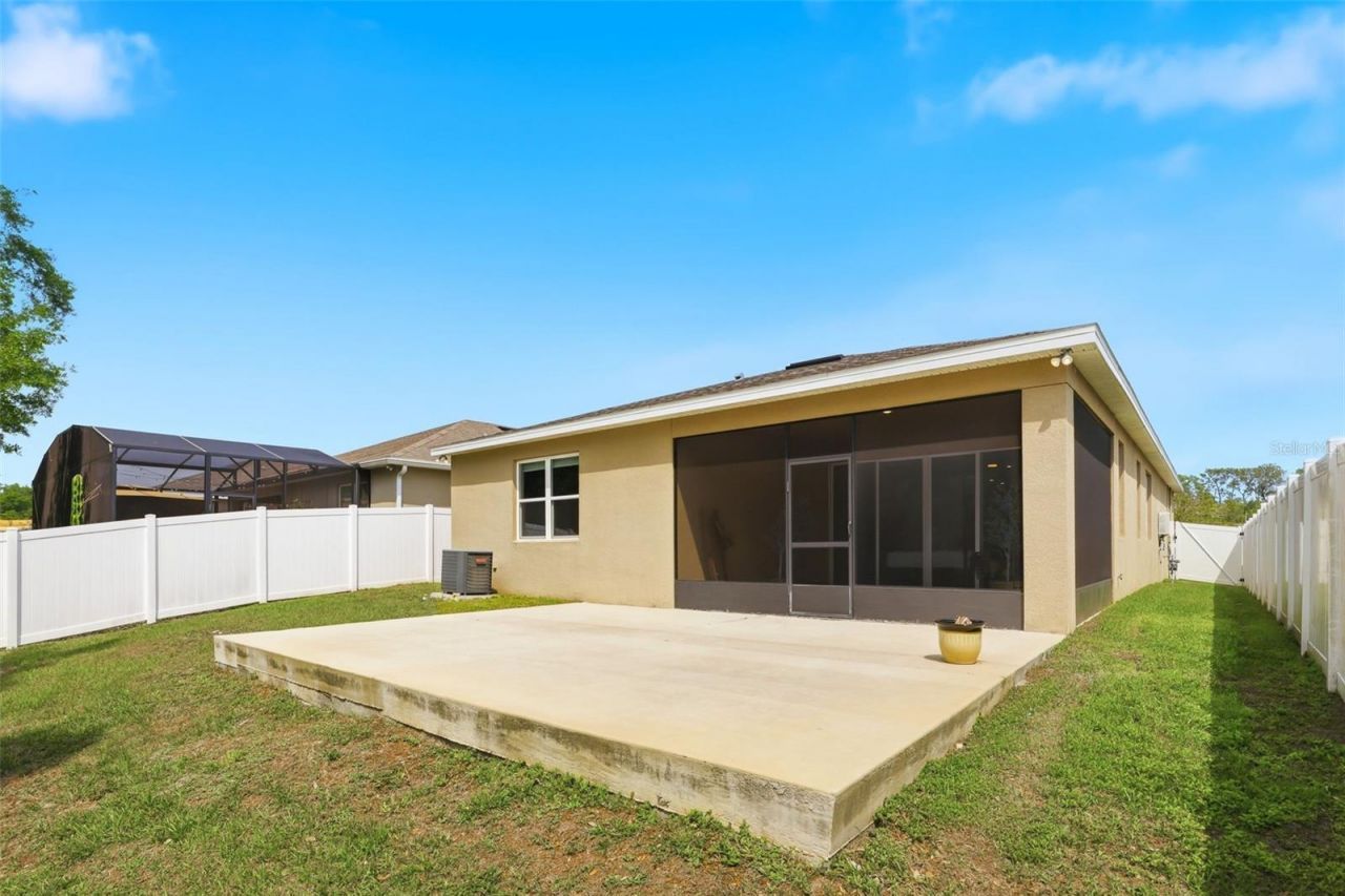 5256 Meadow Song Drive , Okahumpka, FL 34762 Photo