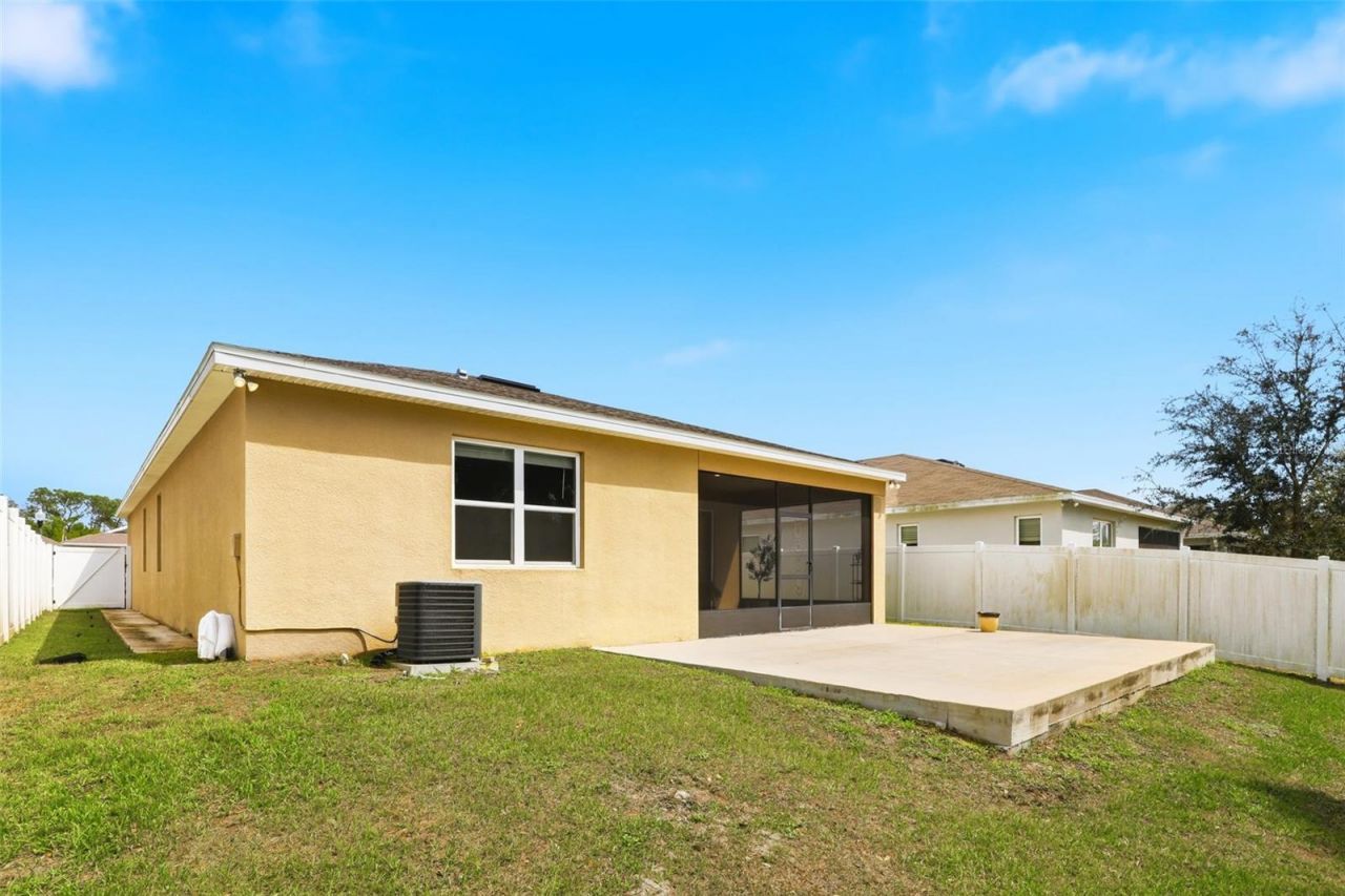 5256 Meadow Song Drive , Okahumpka, FL 34762 Photo