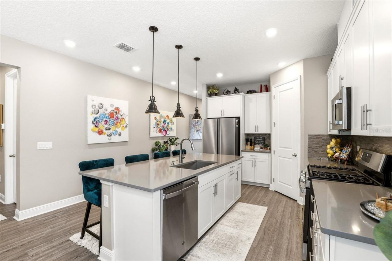 5256 Meadow Song Drive , Okahumpka, FL 34762 Photo