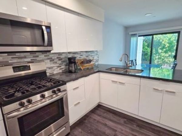 2651 S Hobart Boulevard, Unit 9, Los Angeles, CA 90018