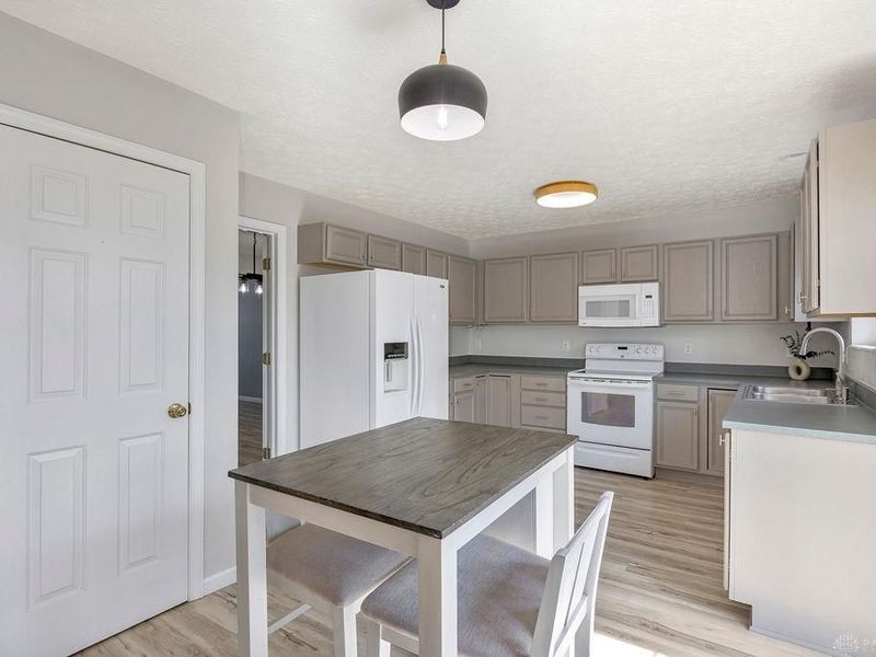 9228 Sawgrass Drive, Miamisburg, OH 45342 Photo 12