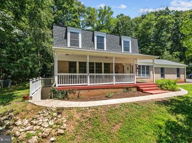 10418 ADEL ROAD, OAKTON, VA 22124