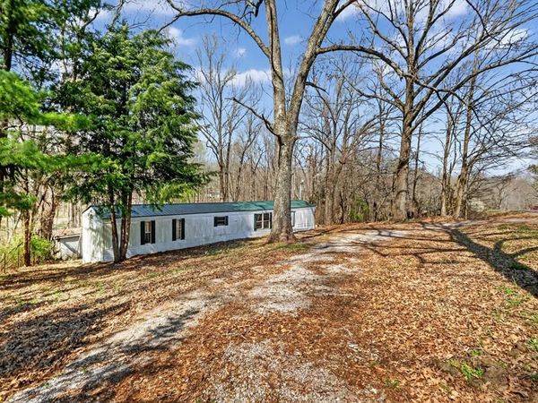 285 George Akins Rd, Westmoreland, TN 37186