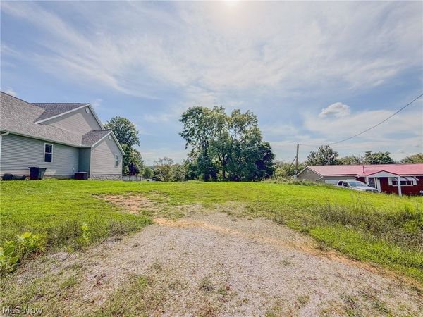 Briscoe Road, Parkersburg, WV 26105