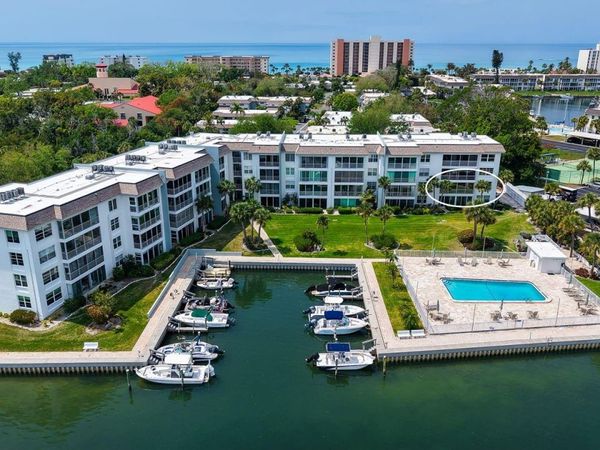 605 SUTTON PLACE, Unit 201, LONGBOAT KEY, FL 34228