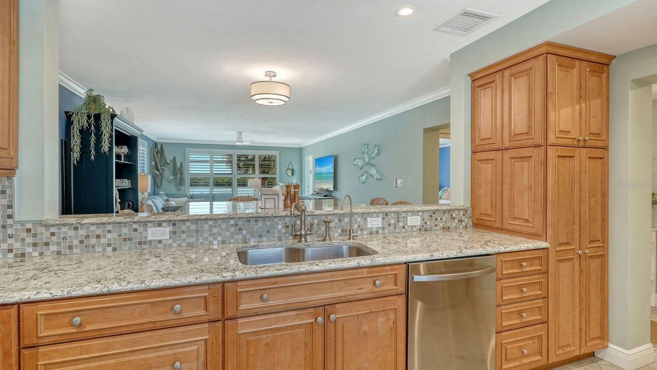 605 Sutton Place, Unit 201, Longboat Key, FL 34228 Photo
