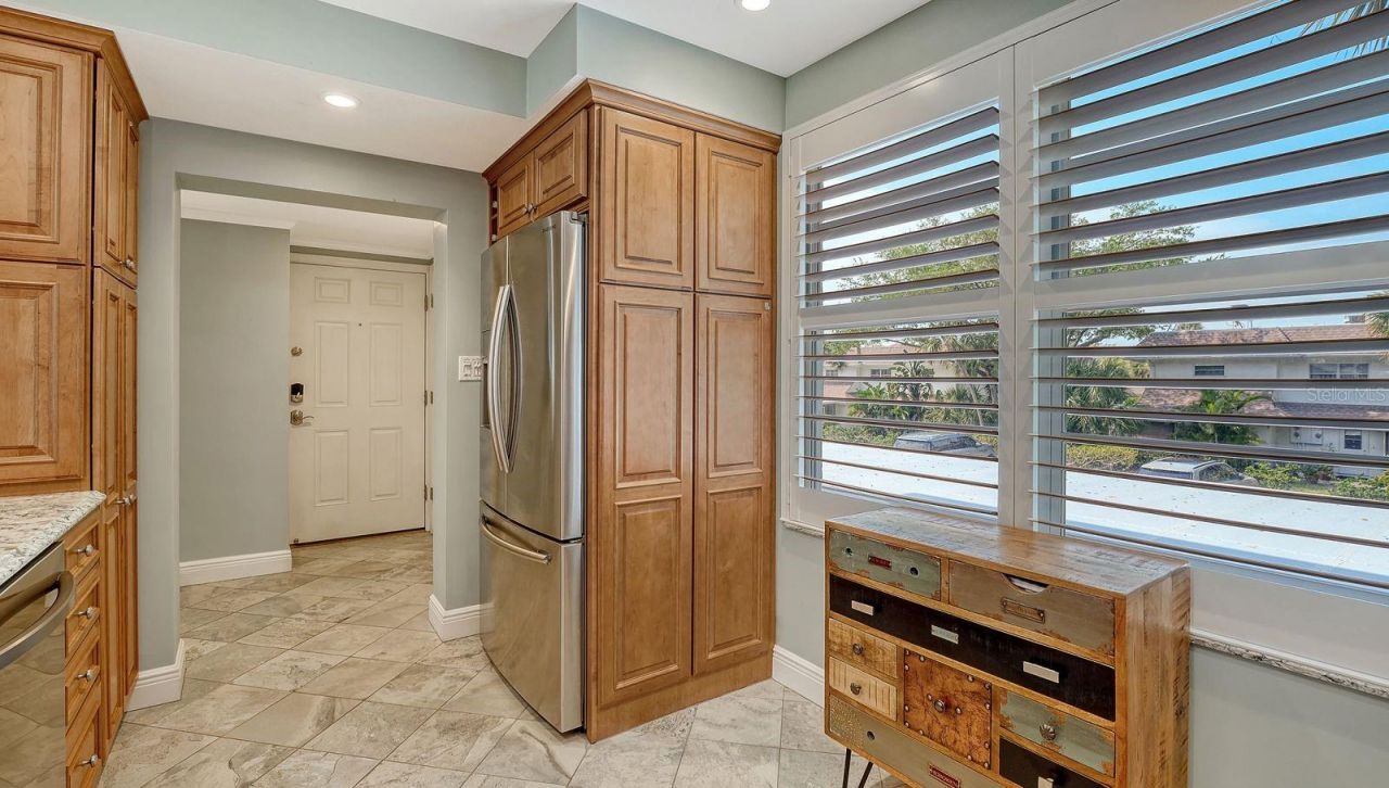 605 Sutton Place, Unit 201, Longboat Key, FL 34228 Photo