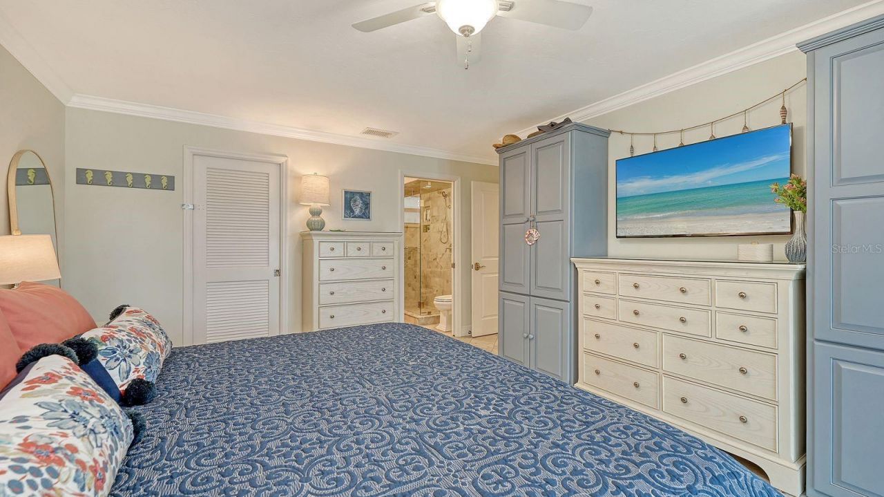 605 Sutton Place, Unit 201, Longboat Key, FL 34228 Photo