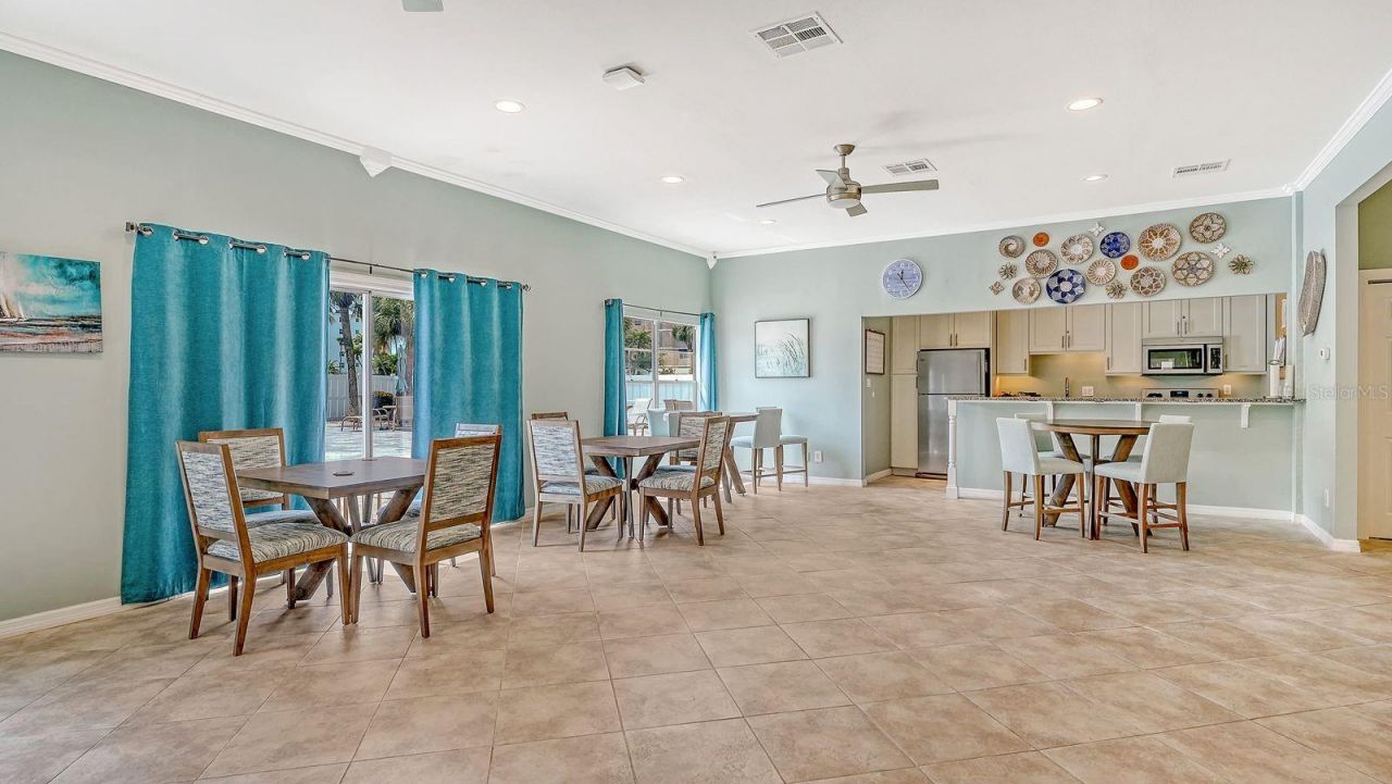605 Sutton Place, Unit 201, Longboat Key, FL 34228 Photo