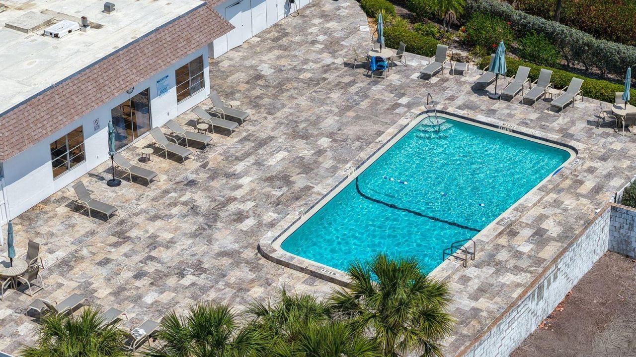 605 Sutton Place, Unit 201, Longboat Key, FL 34228 Photo