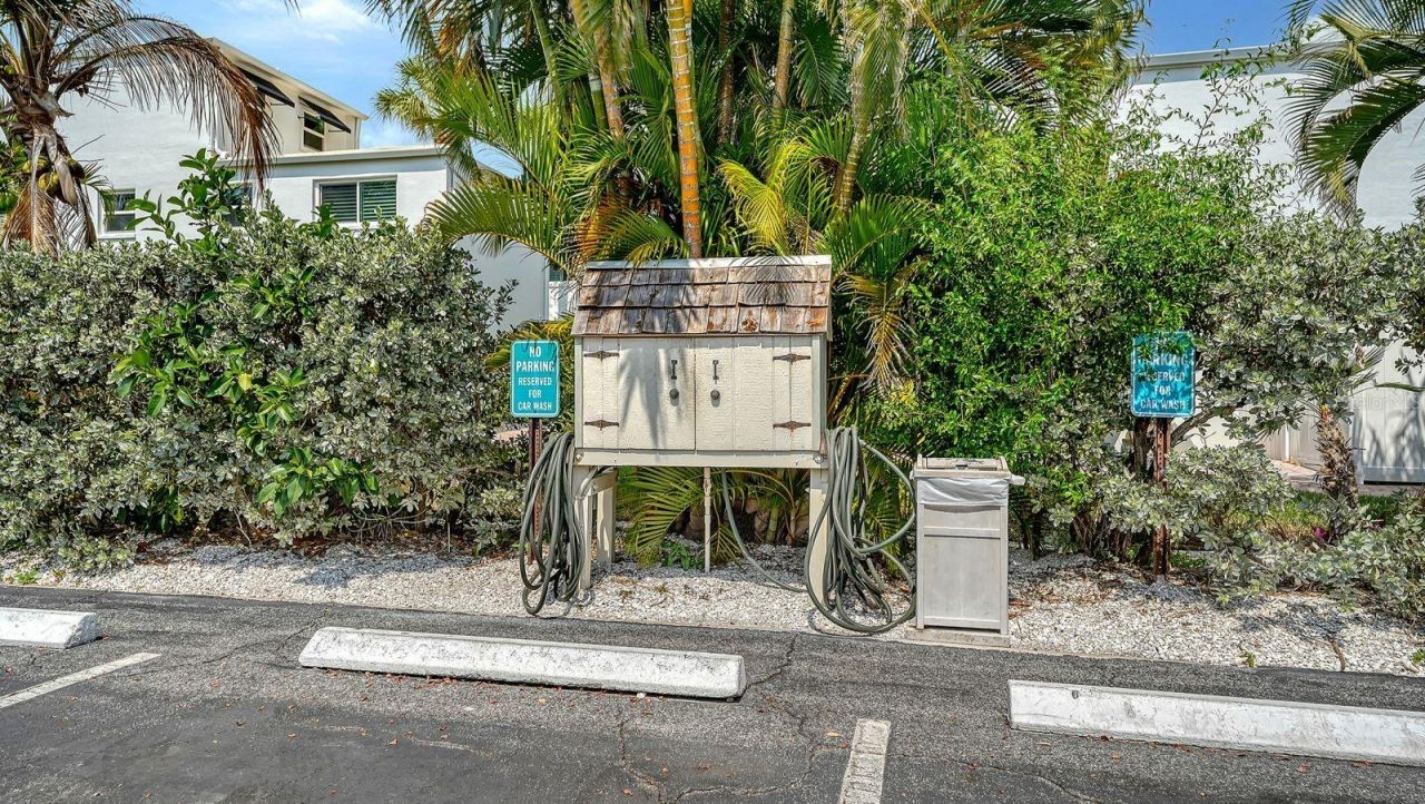 605 Sutton Place, Unit 201, Longboat Key, FL 34228 Photo