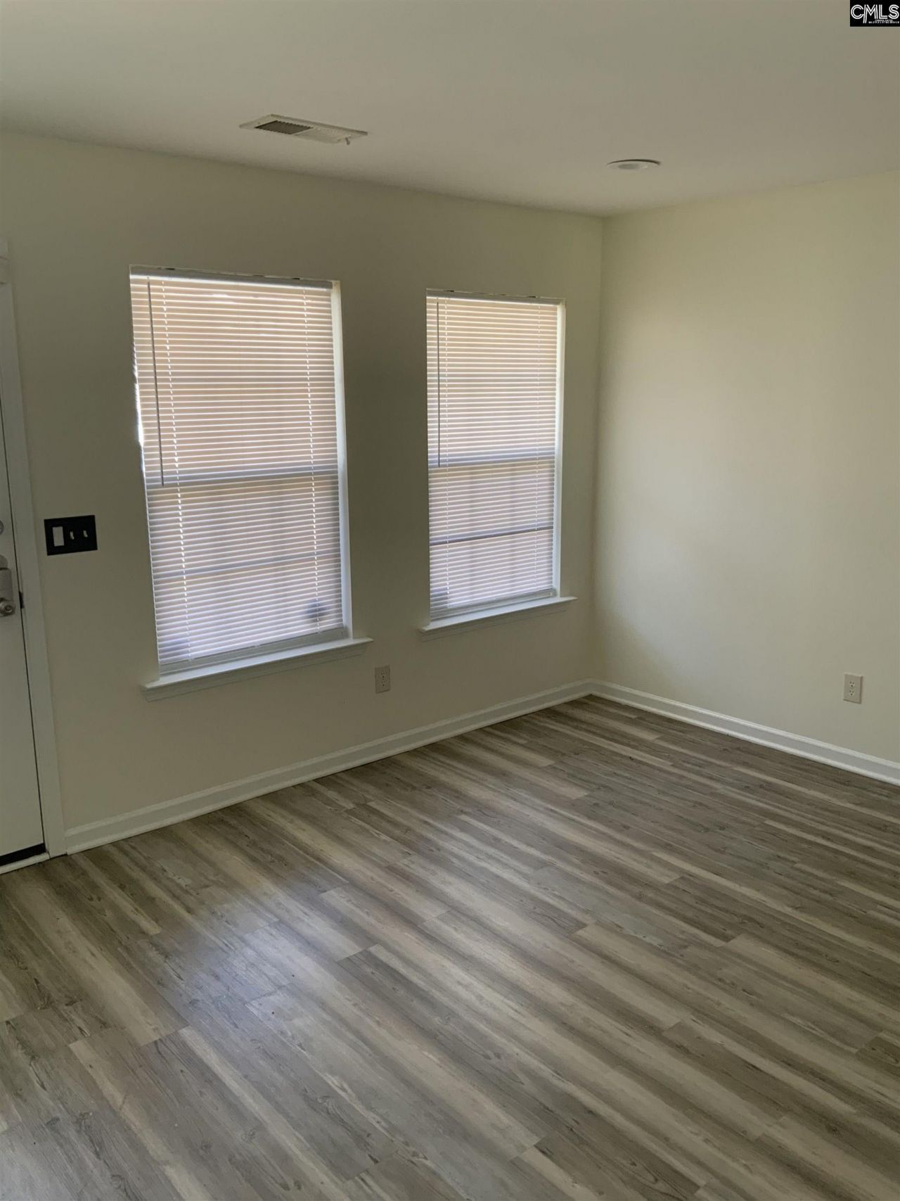 563 Silver Spoon Lane Photo 6