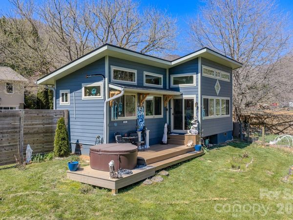 3 Taproot Trail, Barnardsville, NC 28709