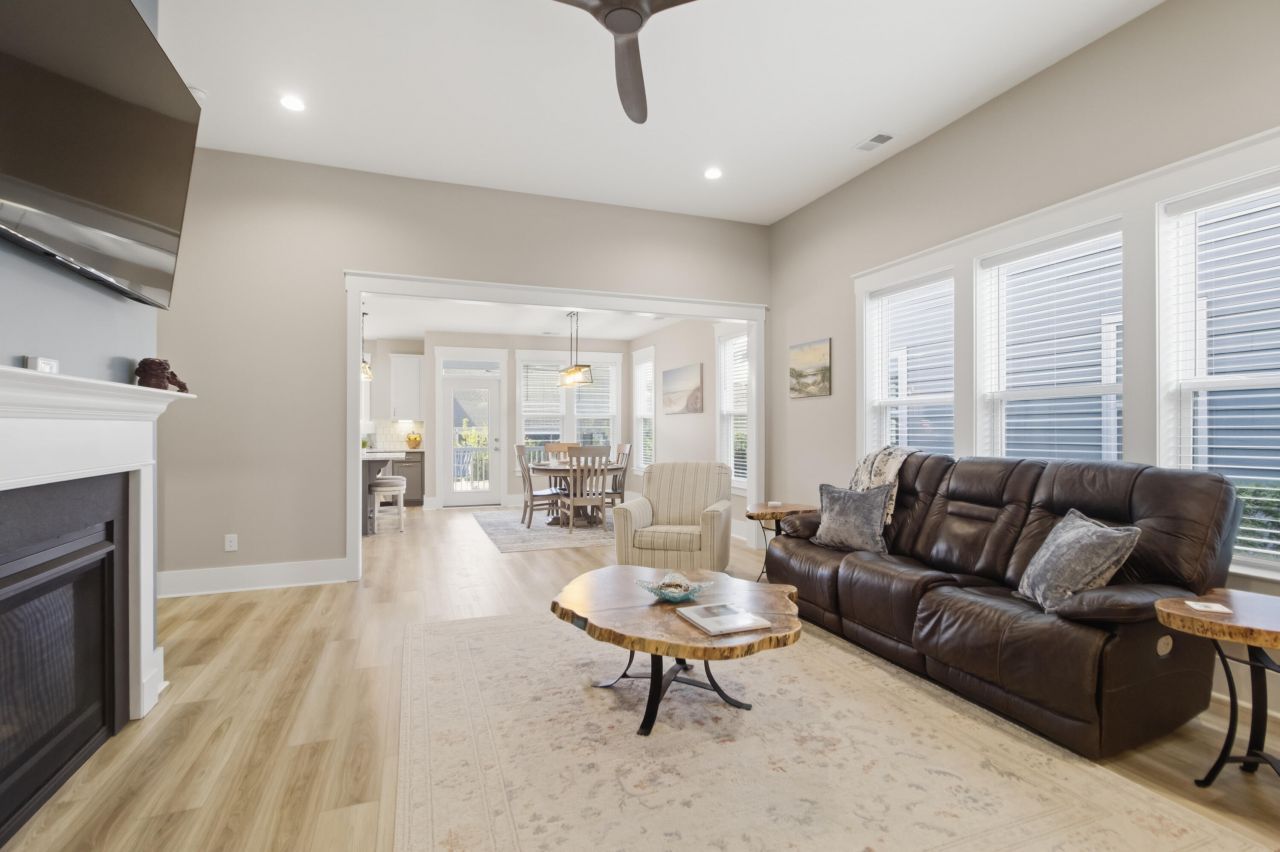 153 Collared Dove Court Photo 17